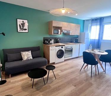 Agen Apartment | LE QUAI 1 - Spacieux Studio NEUF CALME - CLIM - WiFi - Gare à 200m