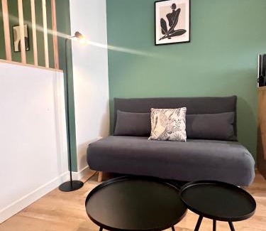 Agen Apartment | LE QUAI 1 - Spacieux Studio NEUF CALME - CLIM - WiFi - Gare à 200m