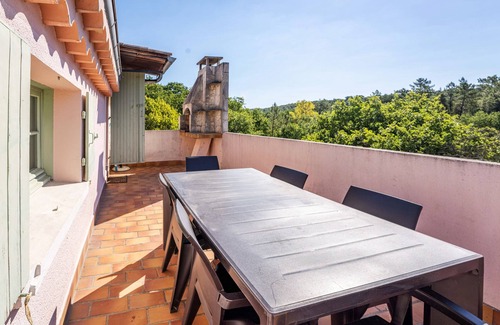 Salavas Apartment | Le Rieusset 2 - Three Bedroom Apartment, Sleeps 6