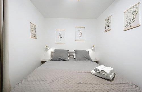 Salles-d'Aude Apartment | Le Rousseau - Comfortable apartment - Wi-Fi