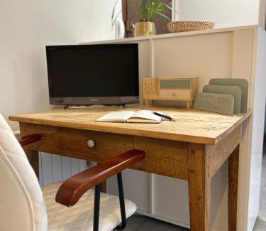 Rodez Apartment | Le Serenity - lit XL, Parking, Proche Centre