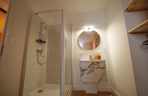 Agen Apartment | Le Seventies & Spa Appartement spacieux et athypique, cœur du centre ville