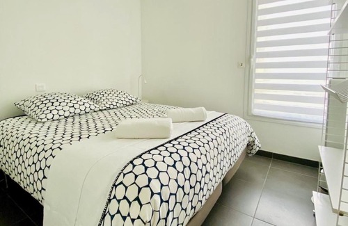 Palavas-les-Flots Apartment | Le Sunlight - T2 bord de mer, Parking