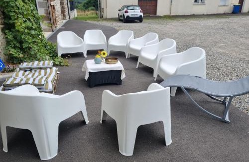 Limoges Apartment | Le voyage à travers les flots