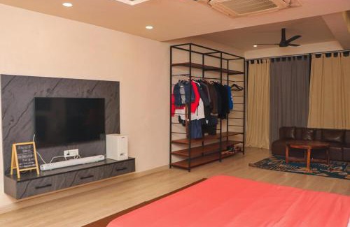 Mahipalpur Extension Apartment | Leafyinn Serenity Retreat