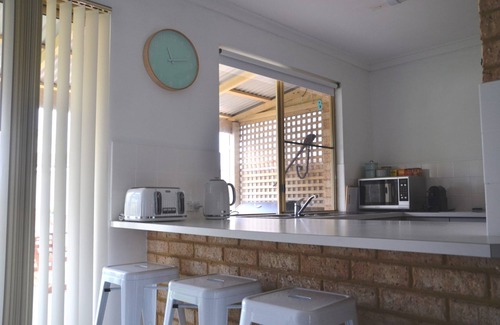 Ledge Point House | Ledge Point Family Villas - Walking distance to ocean