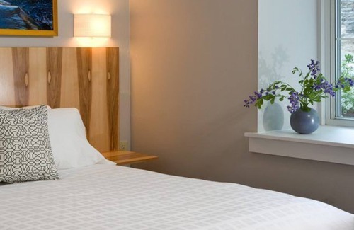White Mills Hotel | Ledges Hotel