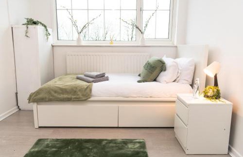 Seacroft House | Leeds Lodge
