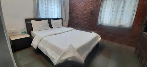 Panchgani Villa | Leela Villa - Ancient Redstone Escape