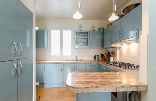 15th Arrondissement Apartment | Left Bank - Walk to Eiffel Tower - Safe and Authentic Neighborhood