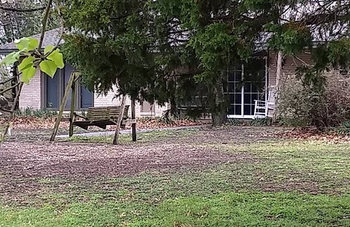 Parker House | Lefty's East Plano Cozy Getaway Sleeps 11 - EZ to I-75