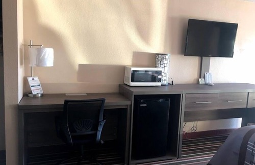 Gallatin Hotel | Legacy Inn Sumner