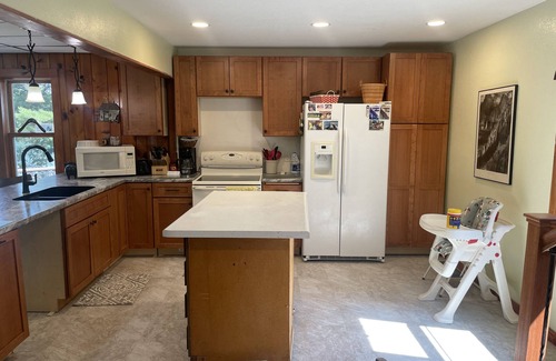 Sarona House | Lemens Lodge Sportsman & Family Lodge on Long Lake-Sleeps 12 - Open all Seasons