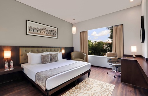 Hubli Hotel | Lemon Tree Hotel Hubli