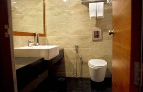 Manapakkam Hotel | Lemon Tree Hotel Shimona