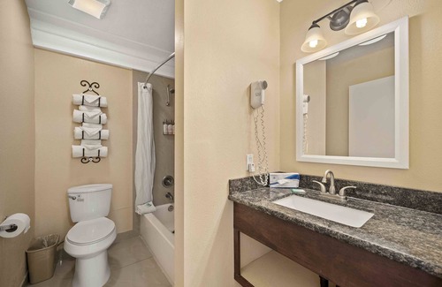 Northeast Anaheim Hotel | Lemon Tree Hotel & Suites Anaheim