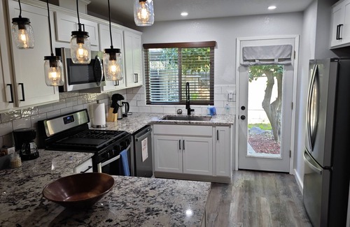 Davis House | Lemontree House: Chic Davis 3BR Gem near UC Davis