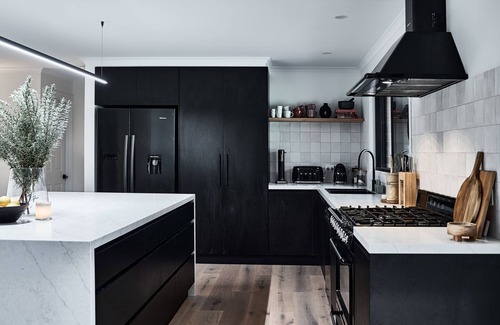 Leonards Hill House | Leonards Hill House ~ Daylesford Region ~ Sleek farm stay style accommodation