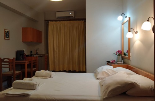 Platanias Town House | Leonidas Rooms