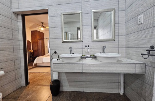 St. Lucia Cabin | Leopard Corner Lodge