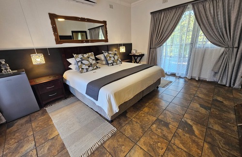 St. Lucia Cabin | Leopard Corner Lodge