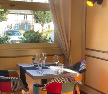 Villers-Bocage Hotel | Les 3 rois by YY