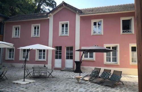 L'Isle-Adam House | Les 7 Sources