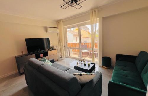 Prado - Republique Apartment | Les Arènes - Cannes centre, Charmant 2 pièces récemment rénové de 45 m2 avec sa terrasse de 10 m2