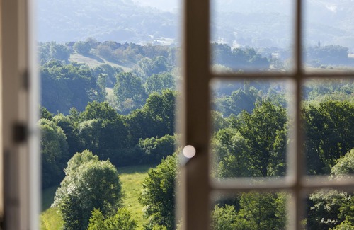 Nonards Apartment | Les Cavaleries, characteristic apartment with large sun terrace and garden