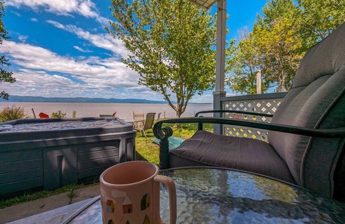 Cap-Saint-Ignace Ski Chalet | Les Chalets Bleus - by the river's banks - Cottage 2