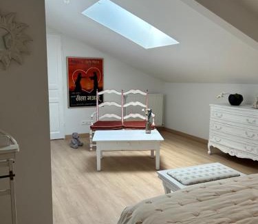 Saint-Loup-de-Varennes House | Les chambres claires Givry