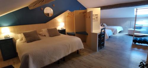Saint-Dalmas House | Les chambres du Presbytère du Val
