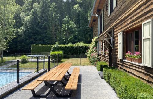 Lorcy House | Les Iris - Gîte Tout Confort au Cœur de la Nature