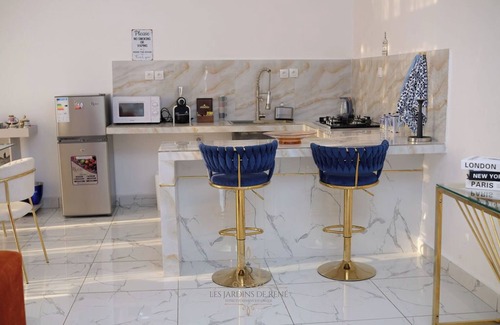 Yaounde Bed & Breakfast | Les Jardins de René - Inkwell