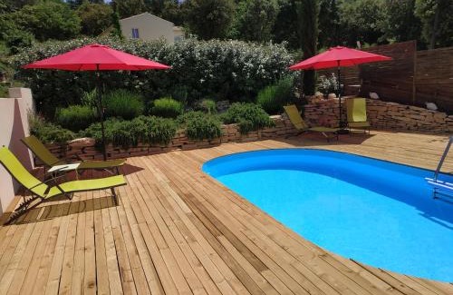 Entrechaux House | Les Lauzes De Saint Michel