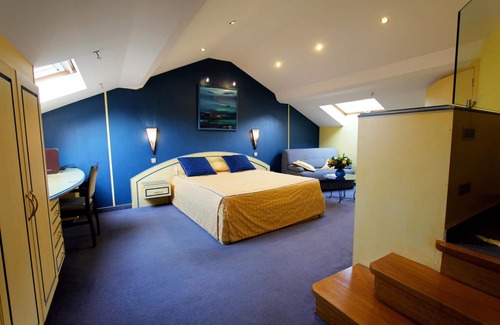 Givet Hotel | Les Reflets Jaunes