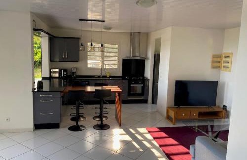 Riviere-Salee Villa | Les terrasses de Maëlle - Jolie villa F4 vue mer