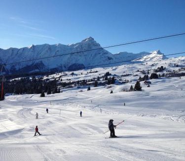 Cazis Apartment | Lescha C2C