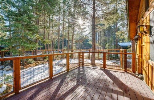 Tahoma Apartment | Less Than 1 Mi to Beach Peaceful Studio with Deck in Tahoma