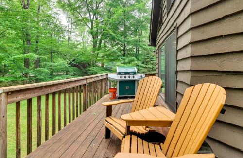 Greentown House | Less Than 1 Mi to Lake Wallenpaupack Poconos Cabin Rental
