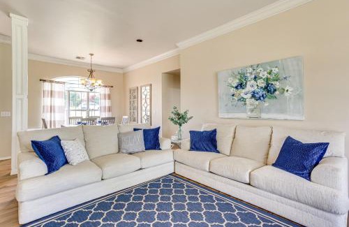 Edmond House | Less Than 1 Mi to Oak Tree National Cozy Getaway!