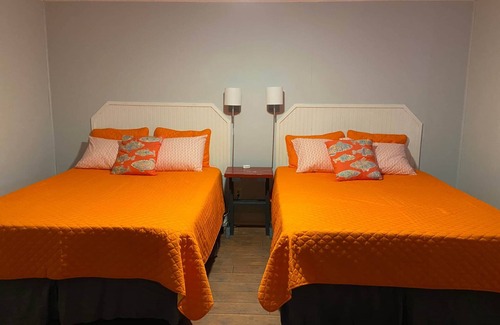 Quitman Hotel | Less than a mile from Lake Fork-UPDATED-Sunfish Stay-Rm 2