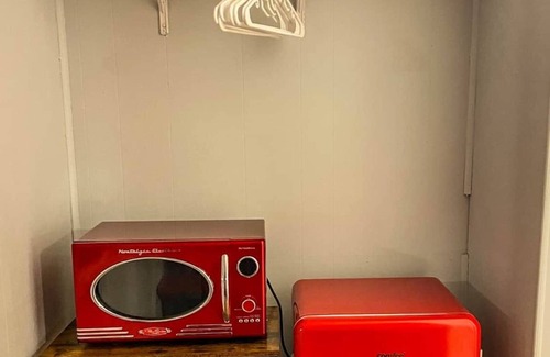 Quitman Hotel | Less than a mile from Lake Fork-UPDATED-Sunfish Stay-Rm 2