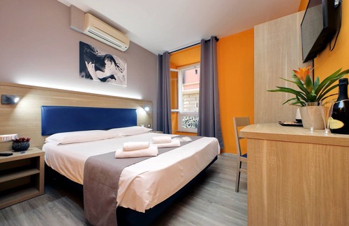 Salario House | LHG Comfy Rooms