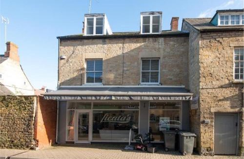 Cirencester Apartment | Licatas Apartment Cirencester, Cotswolds, Sleeps 6, 3 Bedrooms