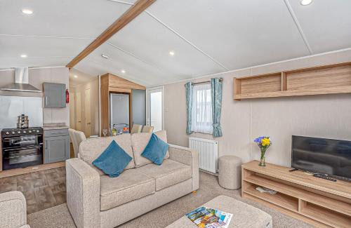 Prestatyn Resort | Lido Beach