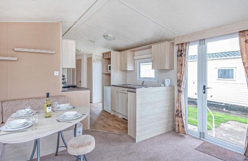 Prestatyn Resort | Lido Beach