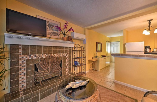 Sarasota Apartment | Lido Key Hideout w/Patio & Yard + Walk to Beach!
