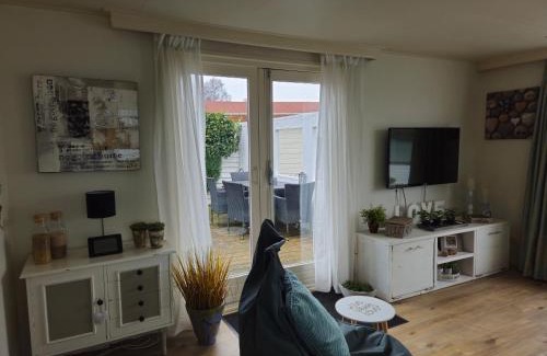 Sumar Ski Chalet | Liefdevol chalet aan het meer