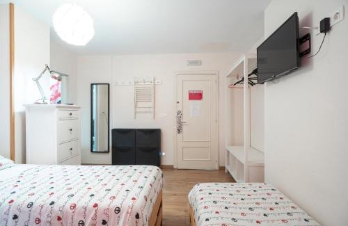 Distrito Llano Bed & Breakfast | Life Magenta Gijón
